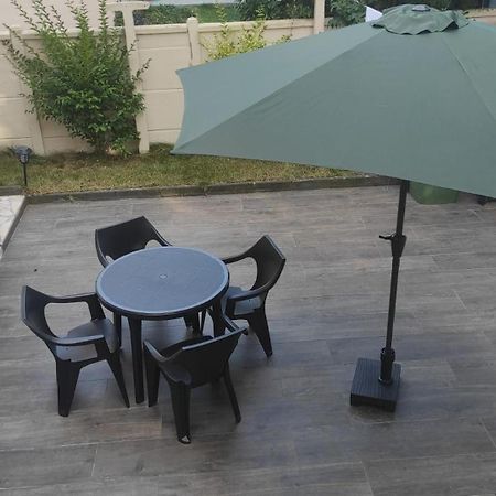 Joli Appartement De Vacances Ecouen ภายนอก รูปภาพ
