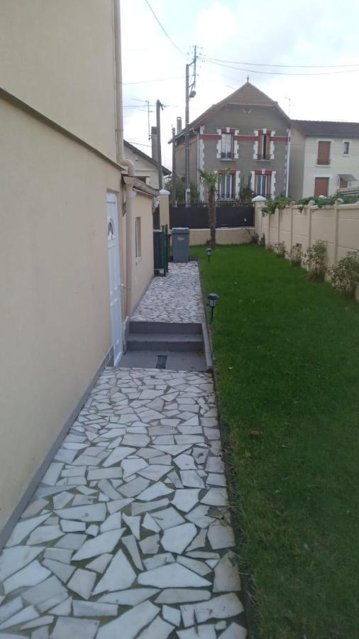 Joli Appartement De Vacances Ecouen ภายนอก รูปภาพ