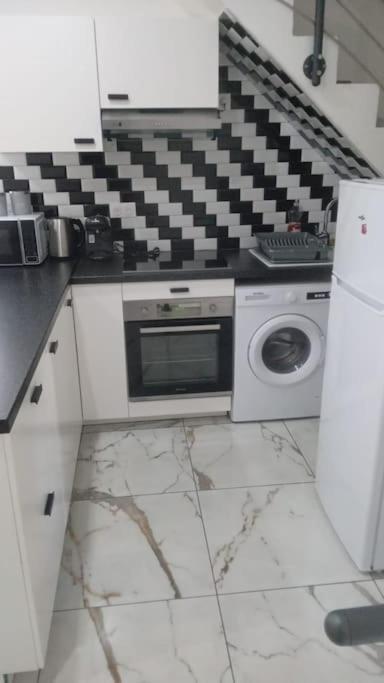 Joli Appartement De Vacances Ecouen ภายนอก รูปภาพ