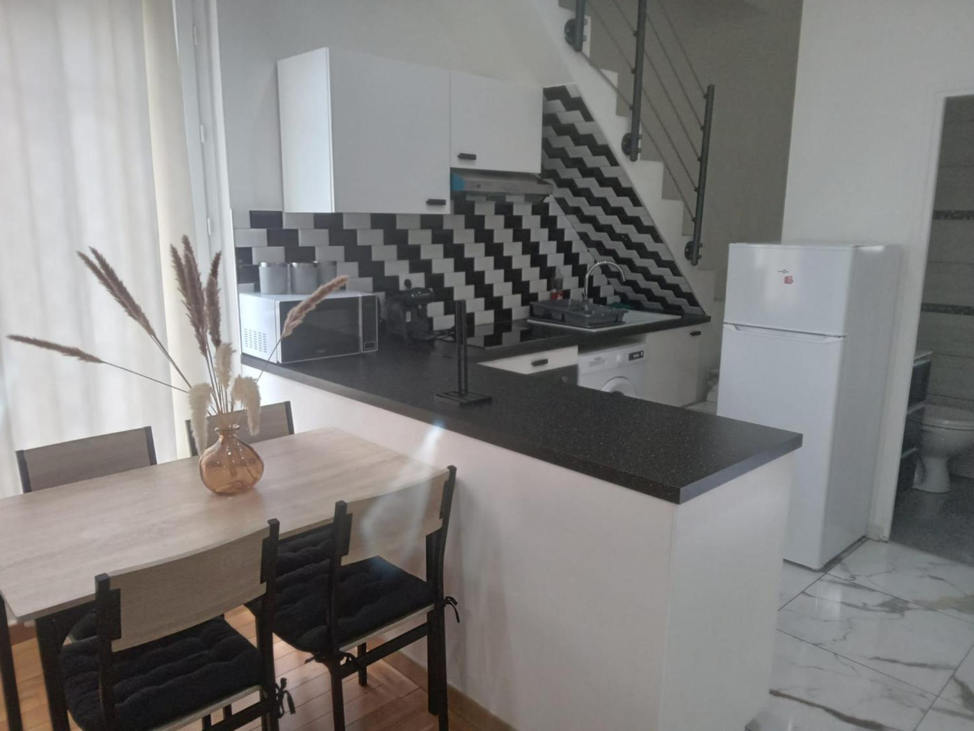 Joli Appartement De Vacances Ecouen ภายนอก รูปภาพ